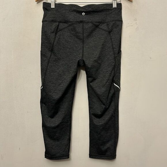 Xersion black gray mid rise high compression capri athletic pants Size M New - Picture 6 of 11